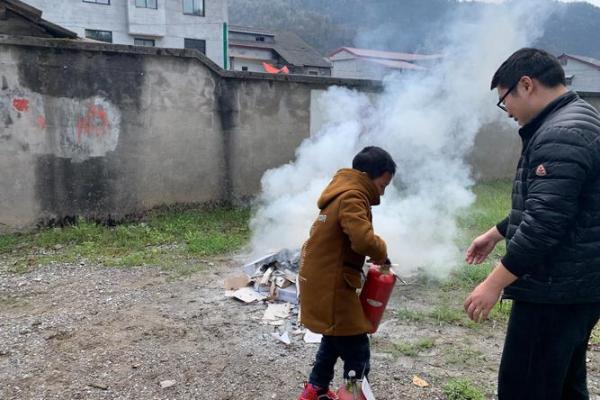 开车斗气，命比什么都重要：生命的尊严与安全之道